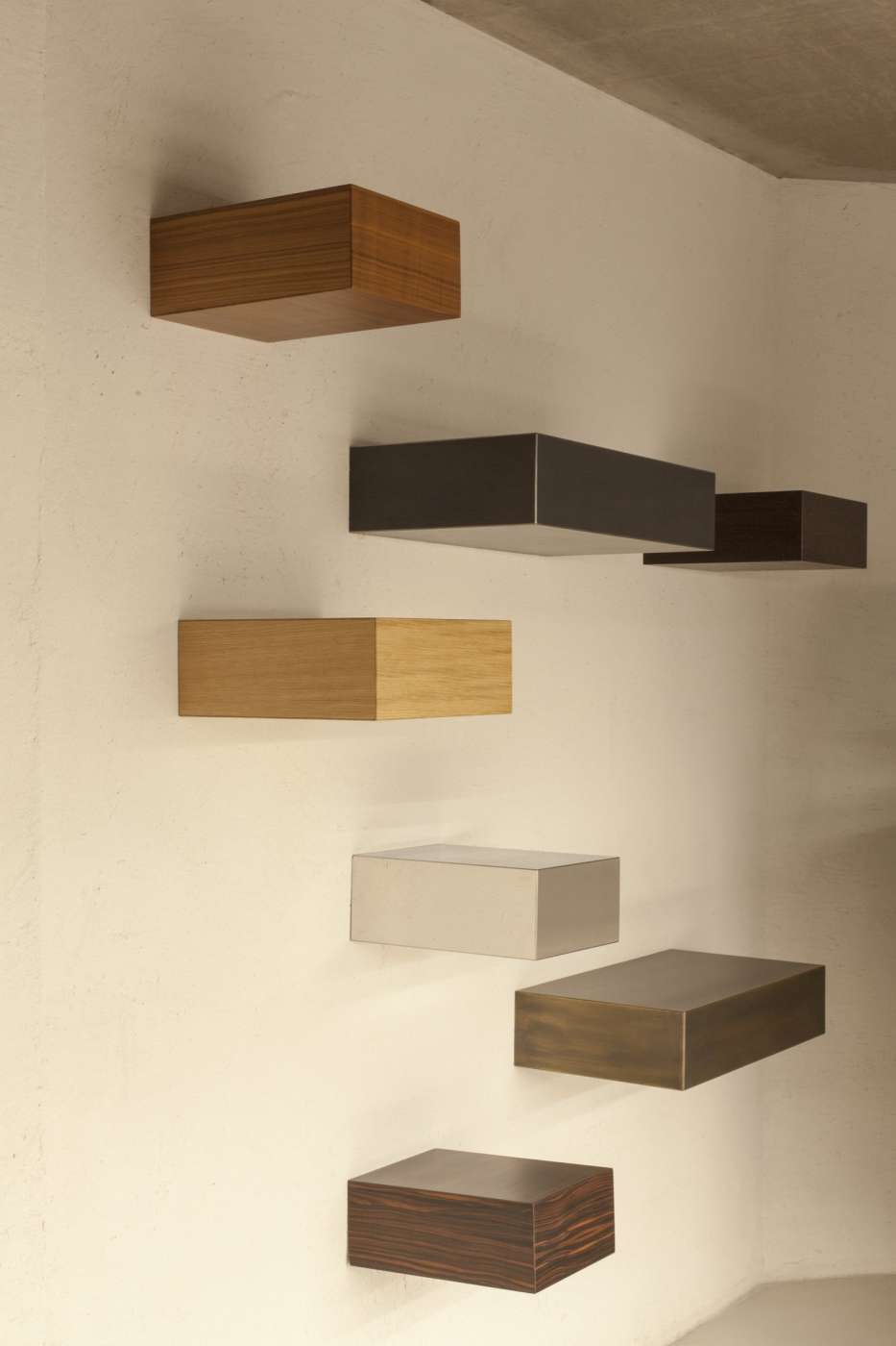 Strato wand box (schab) — meubilair — klik om meer te zien