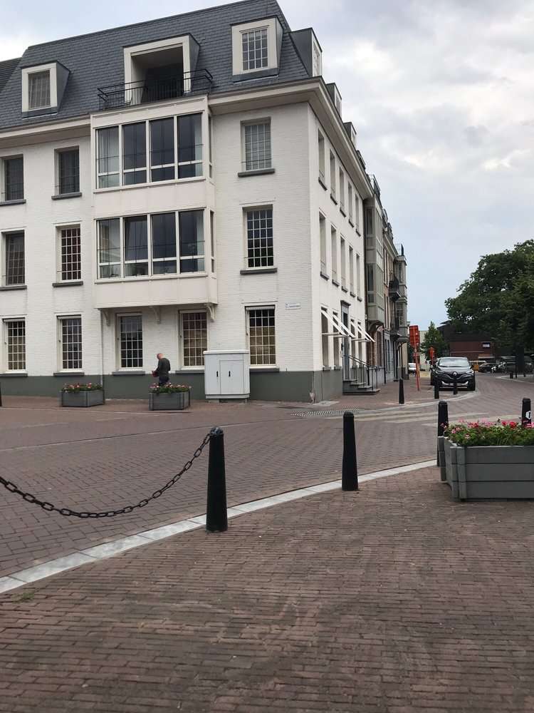 Office NOTARY — VOSSELAAR